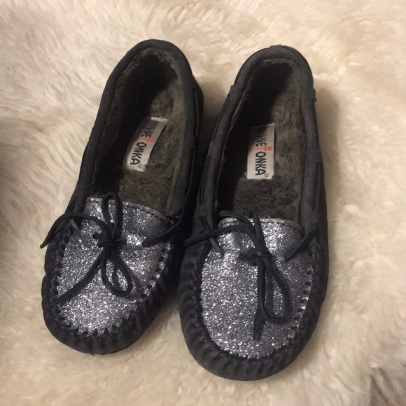 silver minnetonka moccasins